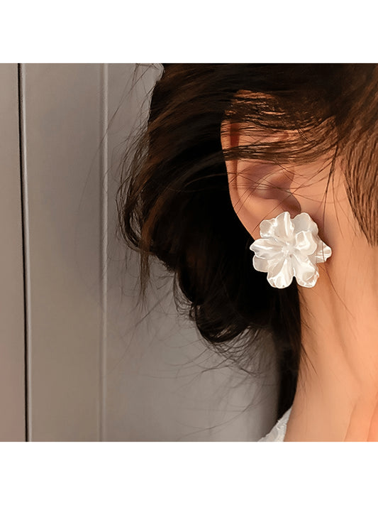 1Pair White Flower Shaped Summer Earrings, Wedding Accessories, Women'S Fresh Business Earrings for Daily and Casual Wear Valentines